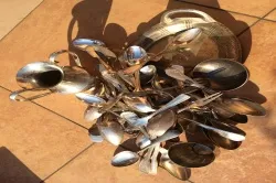 Tauriųjų metalų utilizavimas Sidabro aukso dangos nuėmimas 18